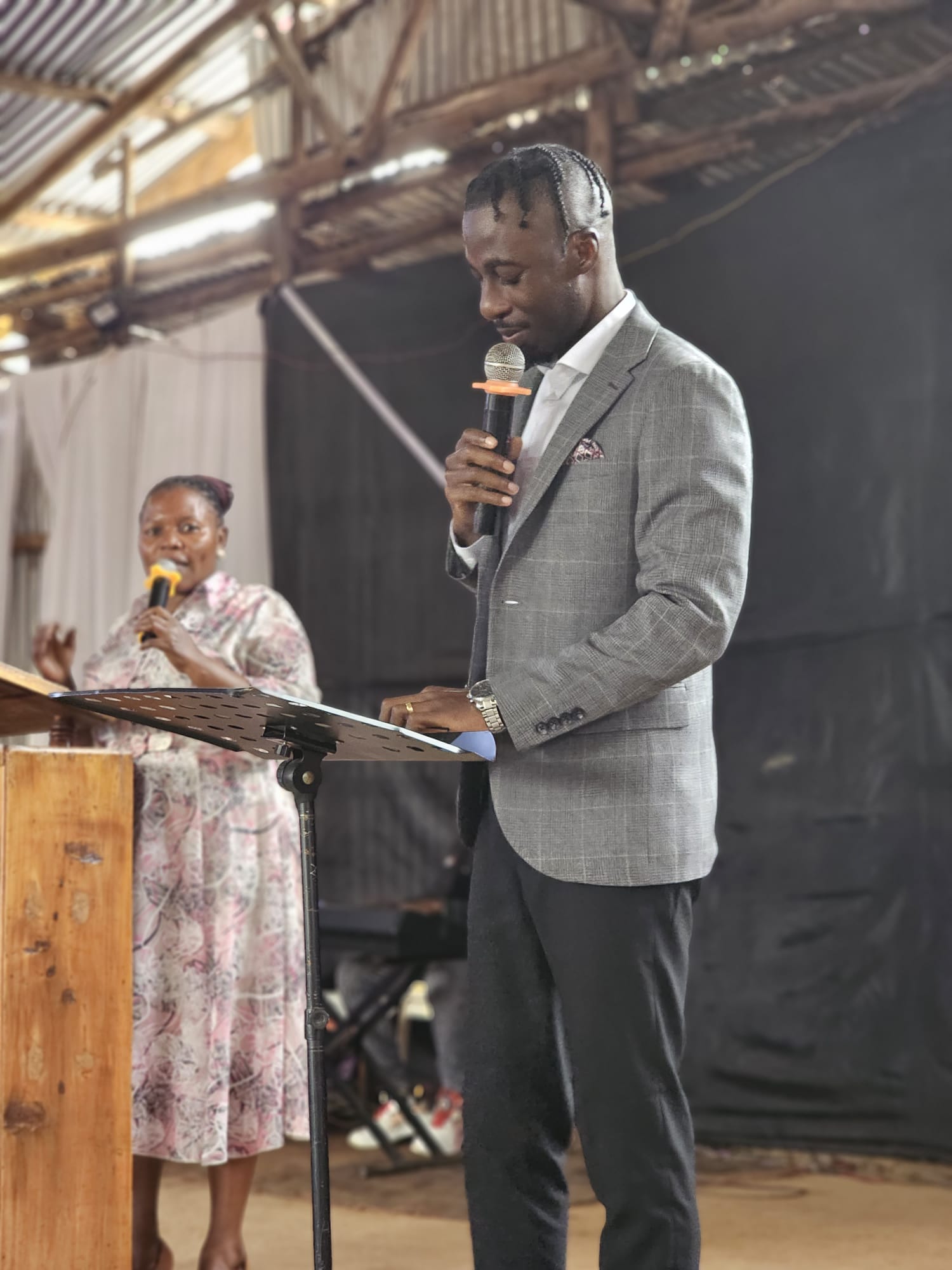 Minister Vandross Farinto